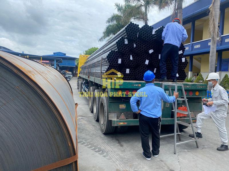 Thái Hòa Phát giao 45 tấn thép ống cho công trình tại Bình Dương