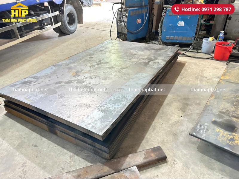 Giao 11 tấn thép tấm cho công trình tại Long An