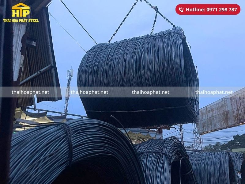 Giao 10 tấn sắt cuộn cho công trình tại Hóc Môn, TP. Hồ Chí Minh