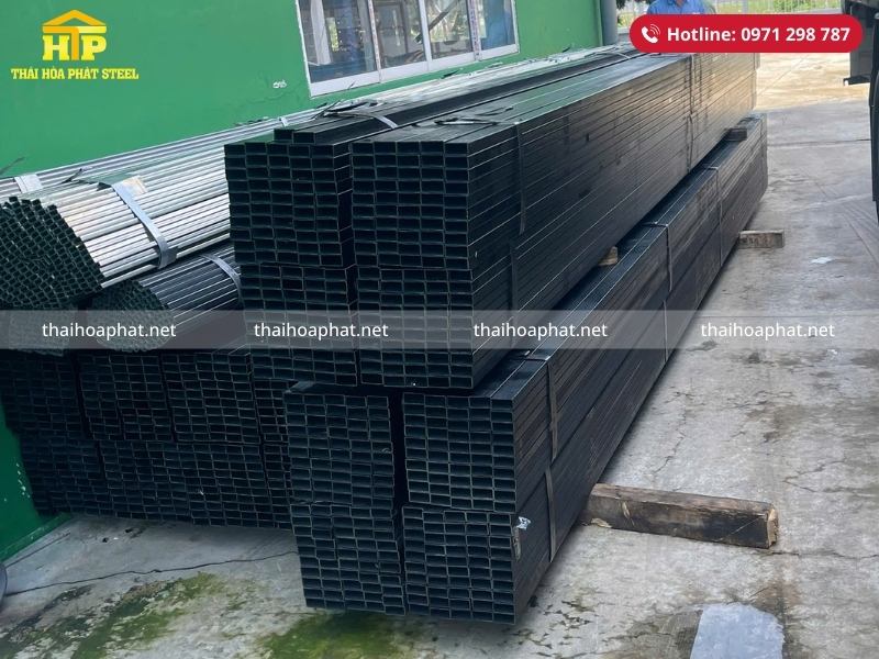 Giao 10 tấn thép hộp đen cho công trình tại Long An