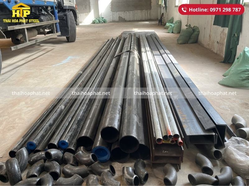 Giao 10 tấn thép tấm và thép ống cho công trình tại Bình Dương
