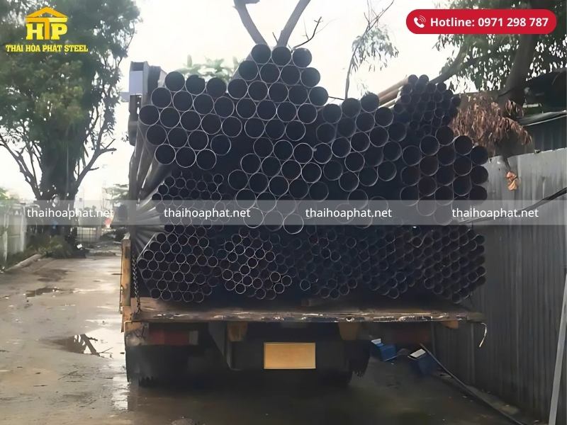 Giao 12 tấn thép ống đen cho công trình tại Quận Bình Thạnh, TP. Hồ Chí Minh