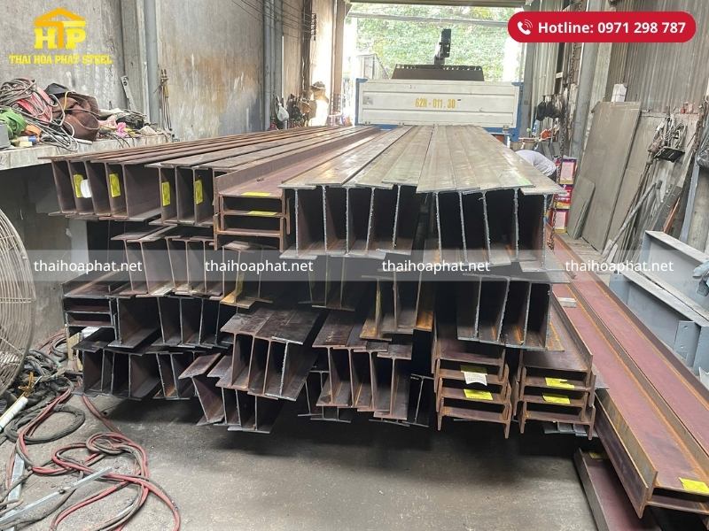 Giao 15 tấn thép hình cho công trình tại Bình Dương