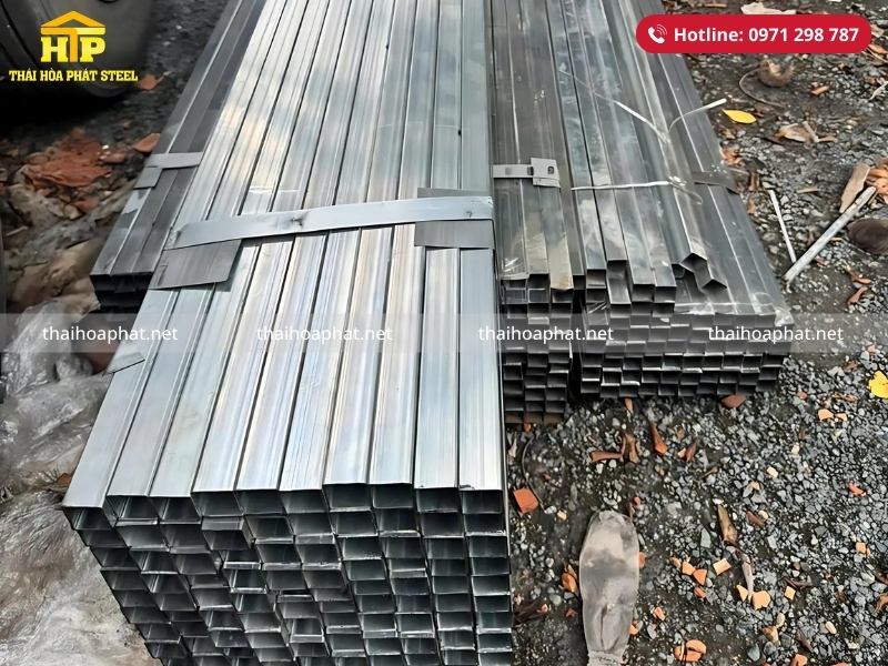 Giao 16 tấn thép hộp cho công trình tại Quận 7, TP. Hồ Chí Minh
