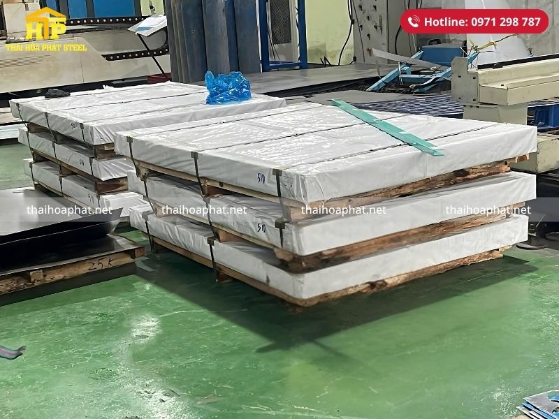 Giao 18 tấn thép tấm cho công trình tại Biên Hoà, Đồng Nai