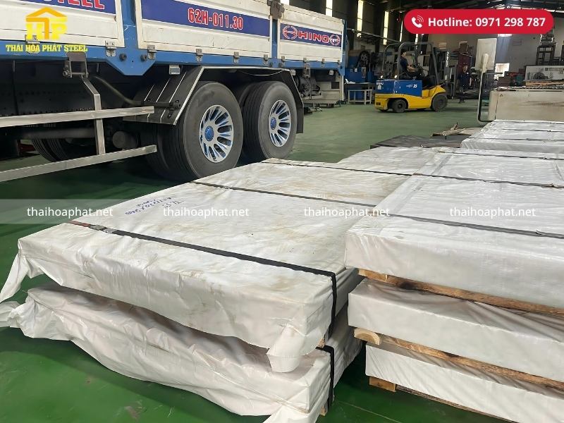 Giao 18 tấn thép tấm cho công trình tại Biên Hoà, Đồng Nai