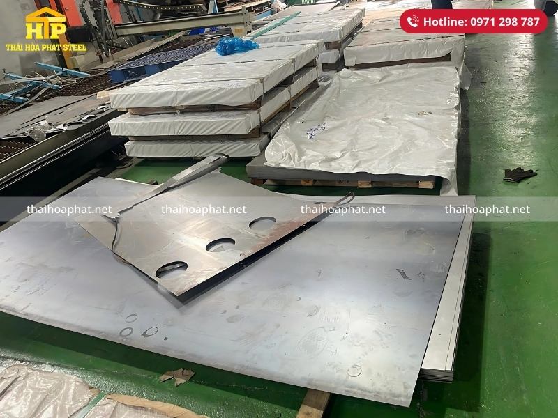 Giao 18 tấn thép tấm cho công trình tại Biên Hoà, Đồng Nai