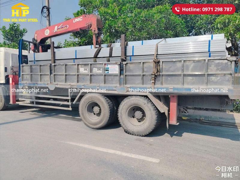 Giao 250 tấn thép hộp vuông mạ kẽm cho công trình tại Hà Nam