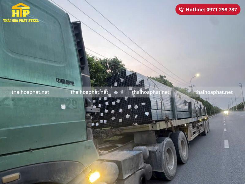 Giao 250 tấn thép hộp vuông mạ kẽm cho công trình tại Hà Nam