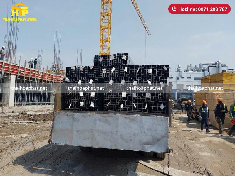 Giao 250 tấn thép hộp vuông mạ kẽm cho công trình tại Hà Nam