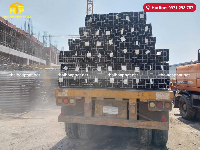 Giao 250 tấn thép hộp vuông mạ kẽm cho công trình tại Hà Nam