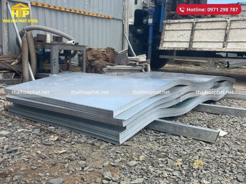 Giao 450 tấm tôn lạnh trắng cho công trình tại Đồng Nai