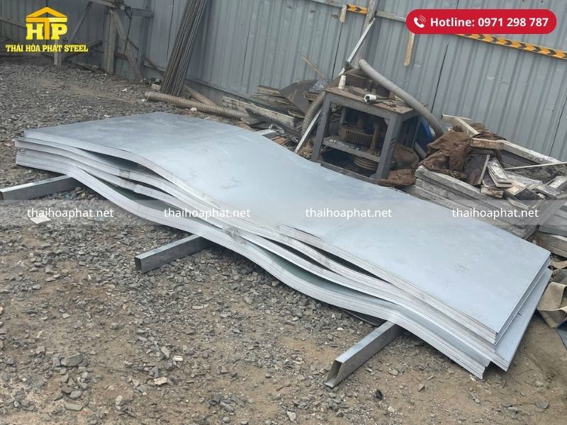 Giao 450 tấm tôn lạnh trắng cho công trình tại Đồng Nai