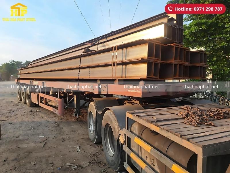 Giao 51 tấn thép hình U và V cho công trình tại Sóc Trăng