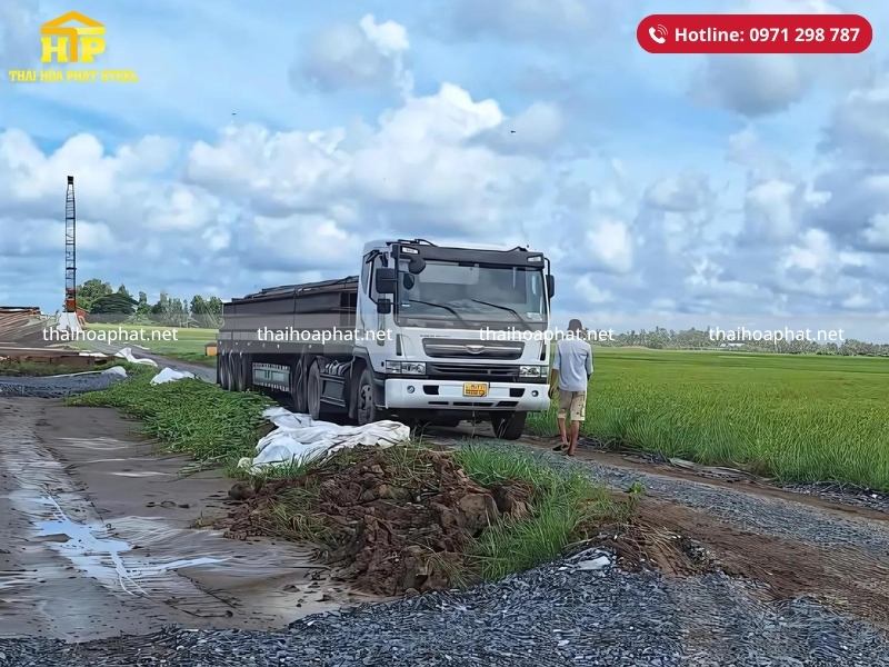 Giao 51 tấn thép hình U và V cho công trình tại Sóc Trăng