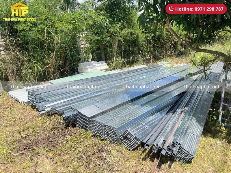 Giao 6 tấn thép hộp và 1000m tôn cho công trình tại Bà Rịa - Vũng Tàu