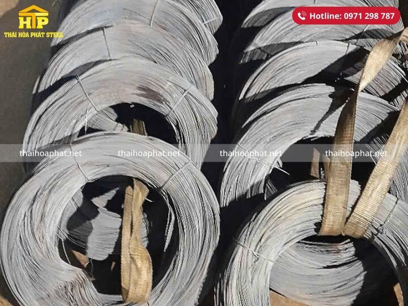Giao 70 tấn sắt xây dựng cho công trình tại Bình Dương