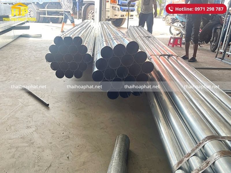 Giao 9 tấn thép hộp và thép ống mạ kẽm cho công trình tại Tây Ninh