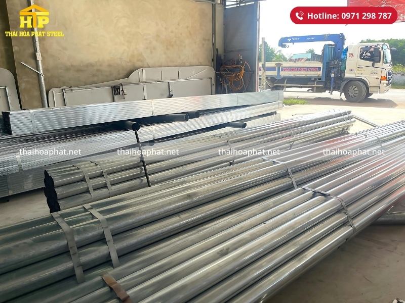 Giao 9 tấn thép hộp và thép ống mạ kẽm cho công trình tại Tây Ninh