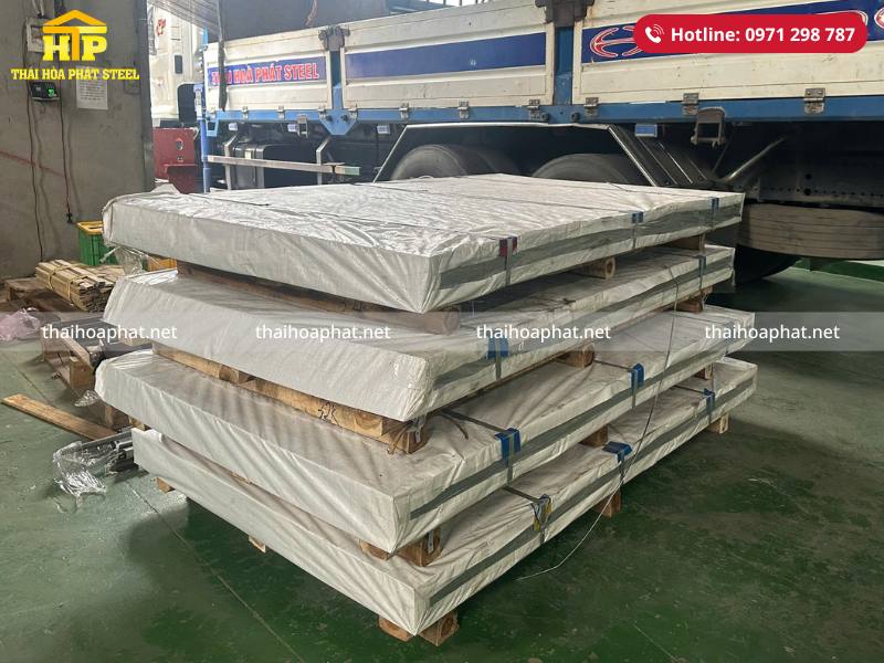 Giao 10 tấn thép tấm cho công trình tại Biên Hoà