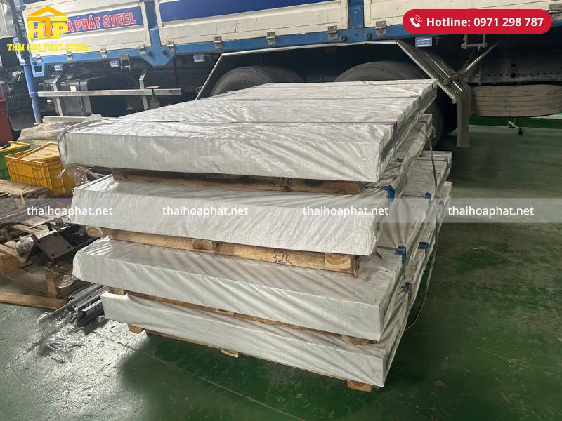 Giao 10 tấn thép tấm cho công trình tại Biên Hoà