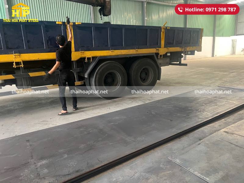 Giao 10 tấn thép tấm cho công trình tại Quận 12, Thành phố Hồ Chí Minh