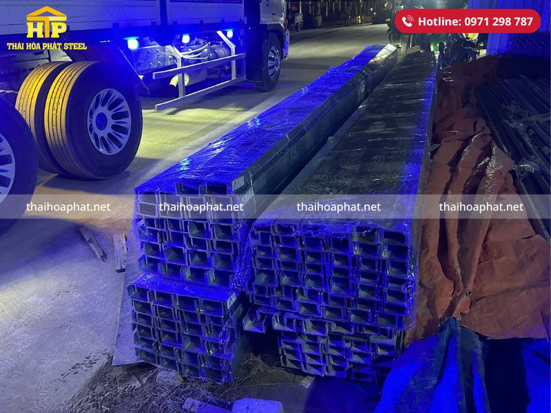 Giao 15 tấn thép hình V và U cho công trình tại Quận 9, Thành phố Hồ Chí Minh