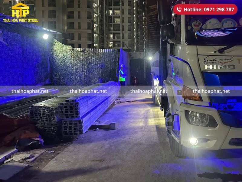Giao 15 tấn thép hình V và U cho công trình tại Quận 9, Thành phố Hồ Chí Minh