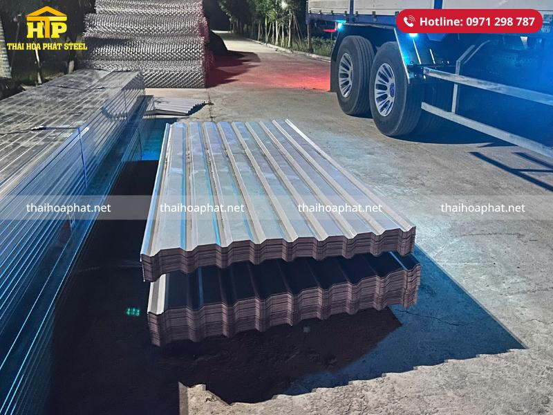 Giao 2000m tôn Đông Á và 2000m lưới B40 cho công trình tại Tây Ninh