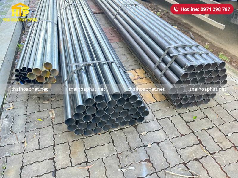 Giao 3 tấn thép ống cho công trình tại Long An