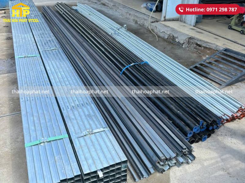 Giao 4 tấn thép hộp, thép ống đúc và thép hình V cho công trình tại Bình Chánh, Thành phố Hồ Chí Minh