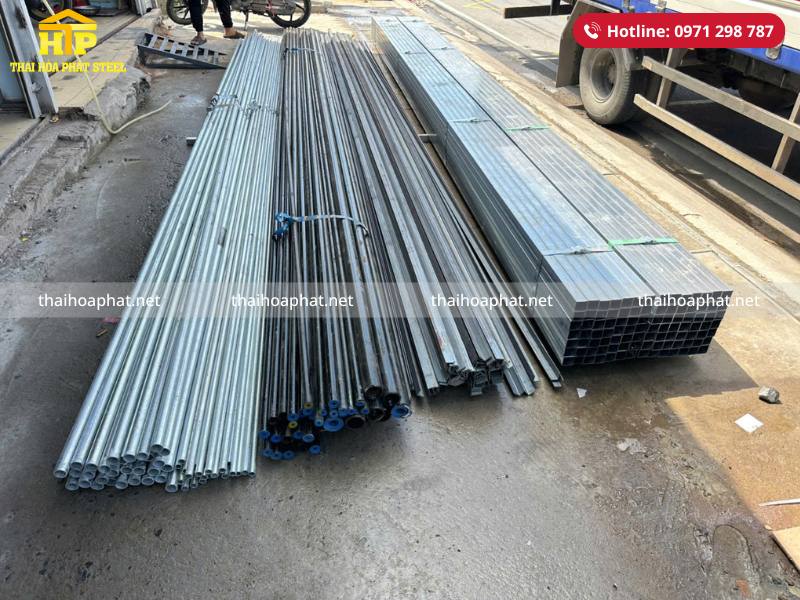 Giao 4 tấn thép hộp, thép ống đúc và thép hình V cho công trình tại Bình Chánh, Thành phố Hồ Chí Minh