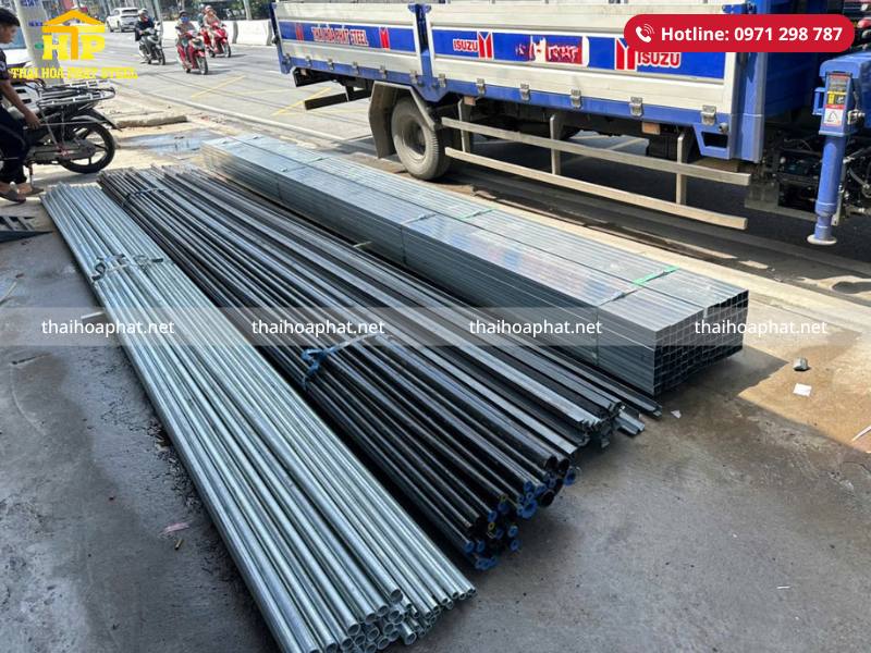 Giao 4 tấn thép hộp, thép ống đúc và thép hình V cho công trình tại Bình Chánh, Thành phố Hồ Chí Minh
