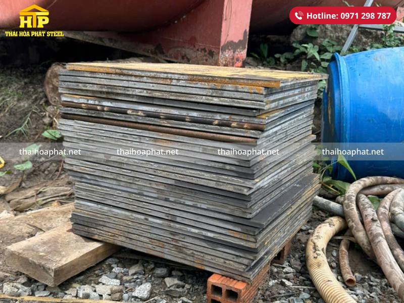 Giao 4 tấn thép ống ren và thép tấm cho công trình tại Hậu Giang