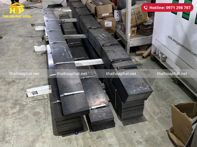 Giao 45 tấn thép tấm cắt quy cách cho công trình tại Long An