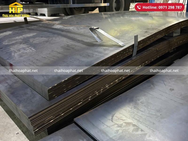 Giao 45 tấn thép tấm cắt quy cách cho công trình tại Long An