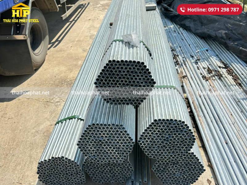 Giao 6 tấn thép ống mạ kẽm nhúng nóng cho công trình tại Tây Ninh