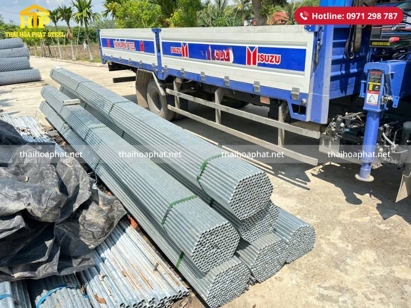 Giao 6 tấn thép ống mạ kẽm nhúng nóng cho công trình tại Tây Ninh