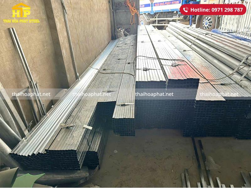 Giao 7 tấn thép hộp và thép ống mạ kẽm cho công trình tại Tây Ninh