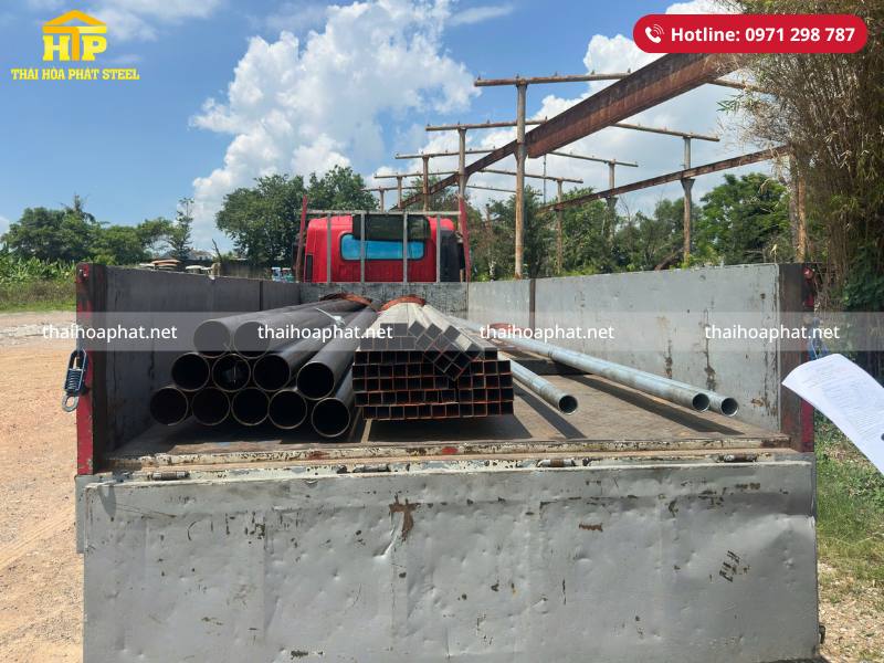 Giao 16 tấn thép ống cho công trình tại Quận 12, Thành phố Hồ Chí Minh