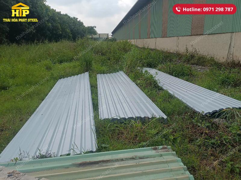 Giao 2200m tôn xanh ngọc cho công trình tại Bình Phước