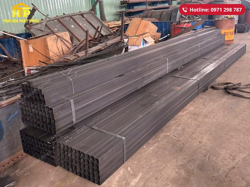 Giao 5 tấn thép hộp đen cho công trình tại Long An