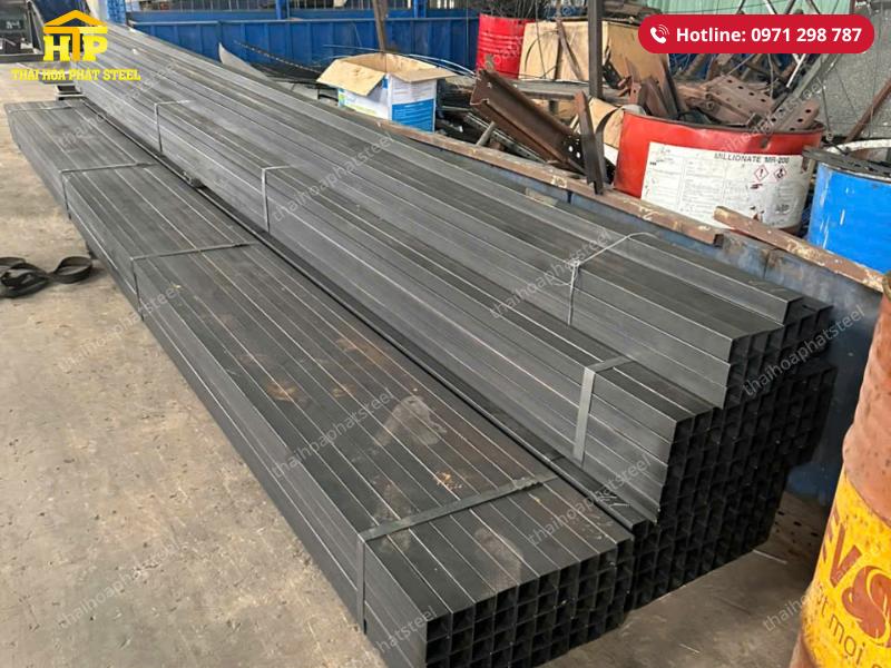 Giao 5 tấn thép hộp đen cho công trình tại Long An