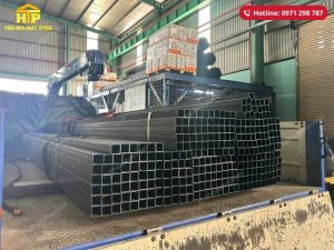 Giao 5 tấn thép hộp đen cho công trình tại Long An