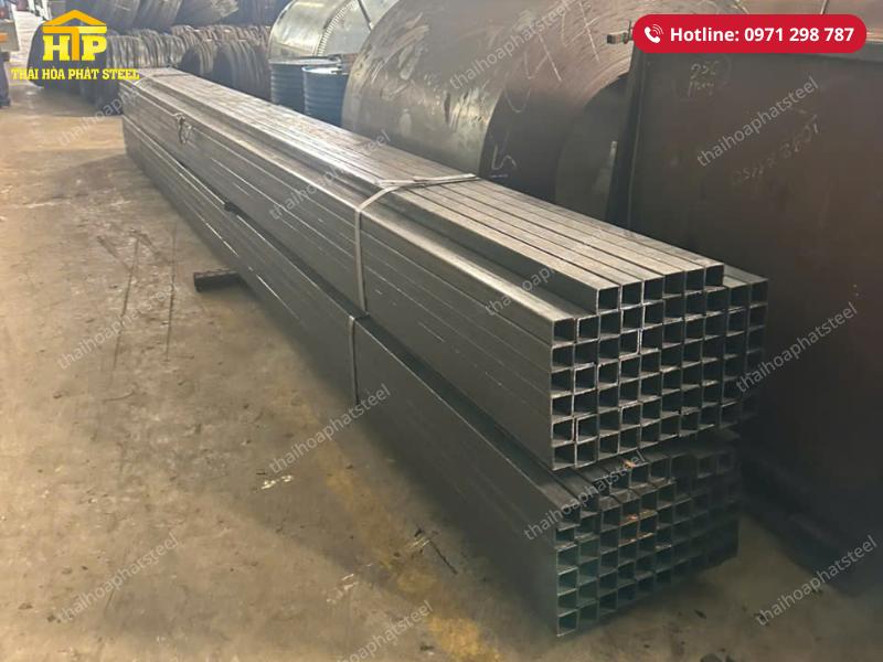 Giao 5 tấn thép hộp đen cho công trình tại Long An