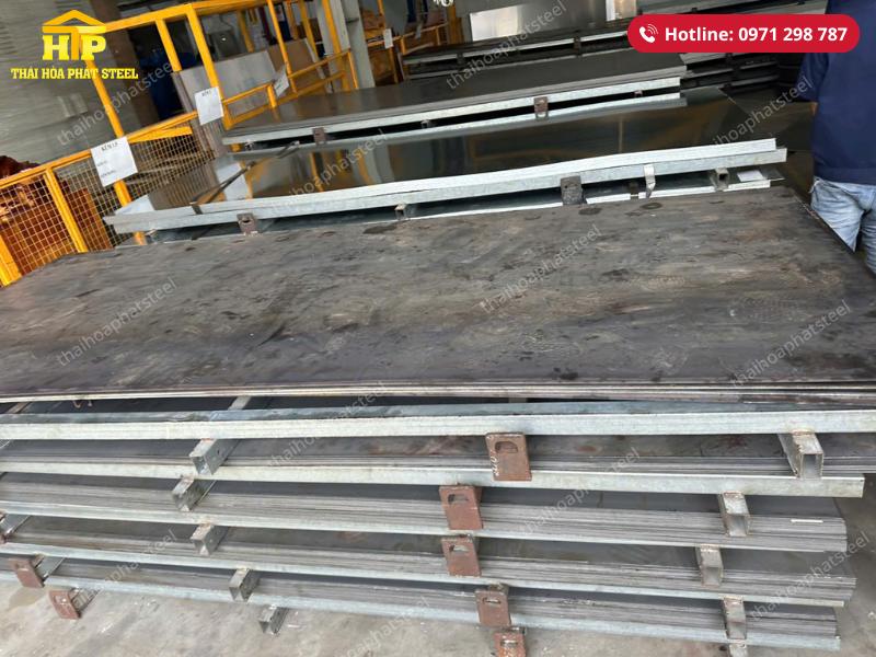 Giao 5 tấn thép tấm, thép hình và thép hộp cho công trình tại Long An