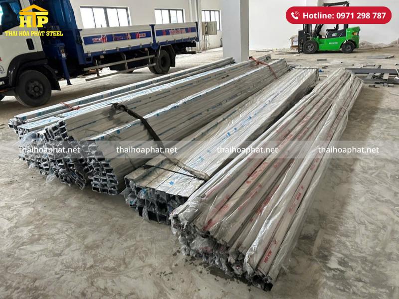 Giao 5 tấn thép tấm và thép hộp inox cho công trình tại Tây Ninh