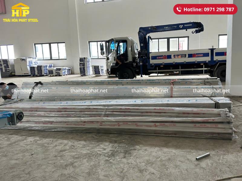 Giao 5 tấn thép tấm và thép hộp inox cho công trình tại Tây Ninh