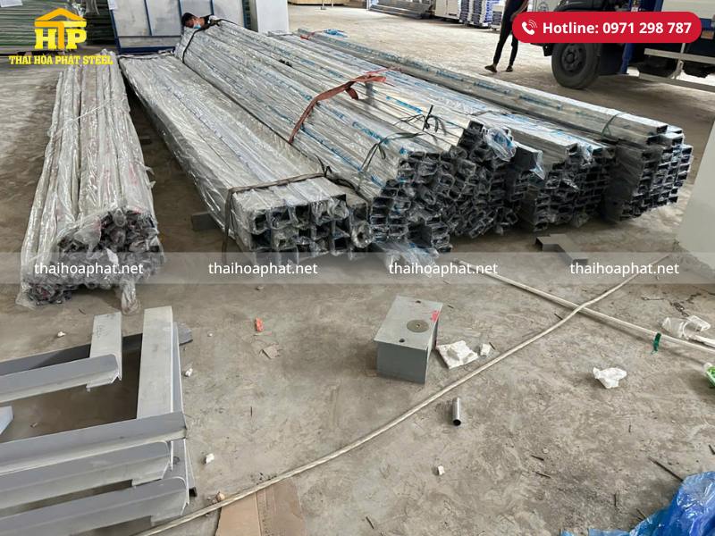 Giao 5 tấn thép tấm và thép hộp inox cho công trình tại Tây Ninh