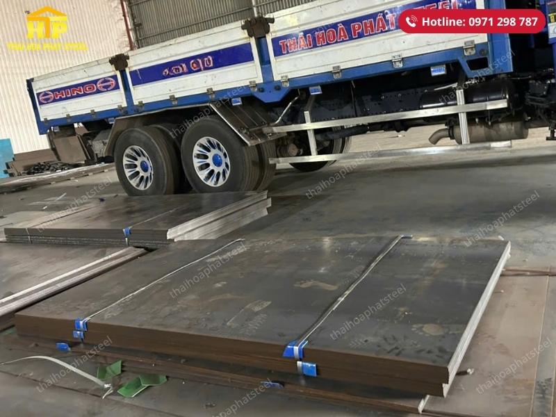 Giao 10 tấn thép tấm cho công trình tại Long An